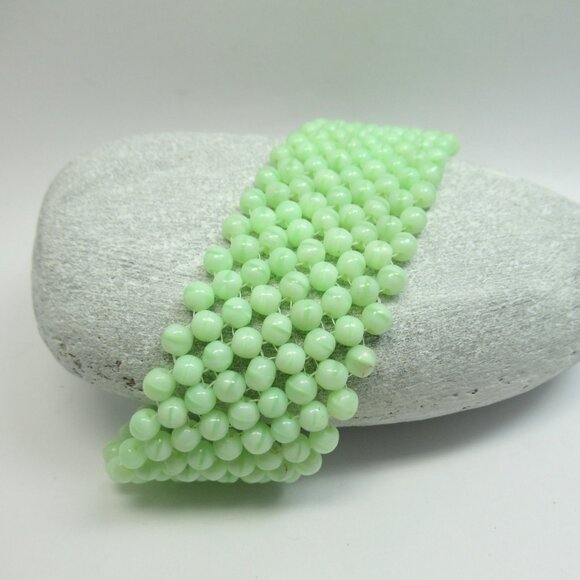 Woven Uranium glass bead bracelet - Picture 10 of 11